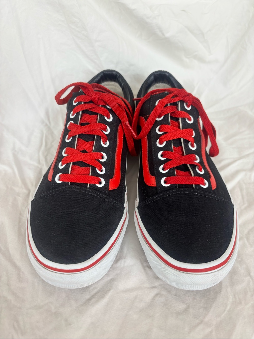 Vans Black/Red Accents Canvas Low-Top Sneakers | Men’s Size 10 - Picture 2 of 7